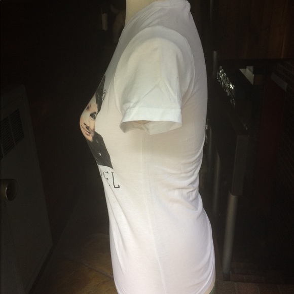 Limited addition Supernatural T-shirt - Picture 2 of 6